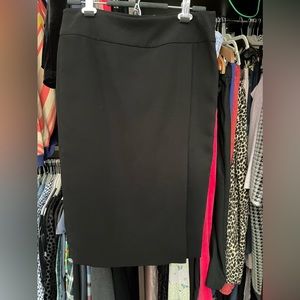 Vince classic size 6 black pencil skirt